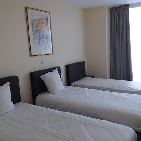 สลินา โฮเต็ล บรัสเซลส์ Hotel Sint-Jans-Molenbeek ภายนอก รูปภาพ