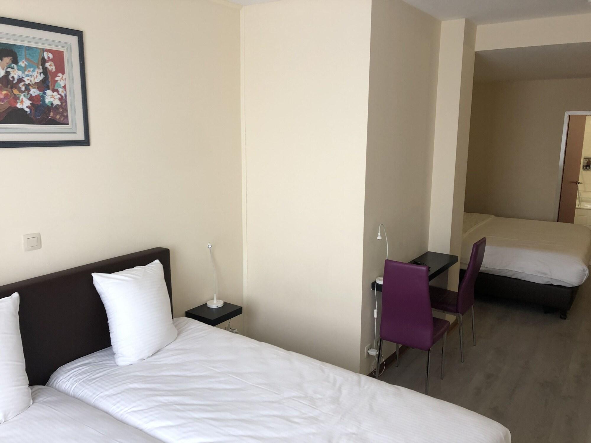 สลินา โฮเต็ล บรัสเซลส์ Hotel Sint-Jans-Molenbeek ภายนอก รูปภาพ
