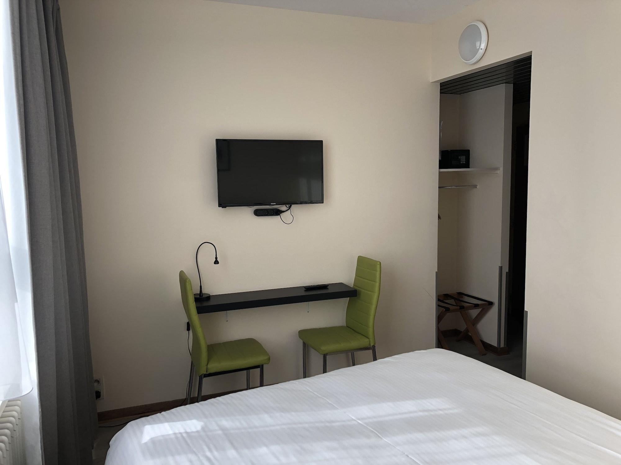 สลินา โฮเต็ล บรัสเซลส์ Hotel Sint-Jans-Molenbeek ภายนอก รูปภาพ