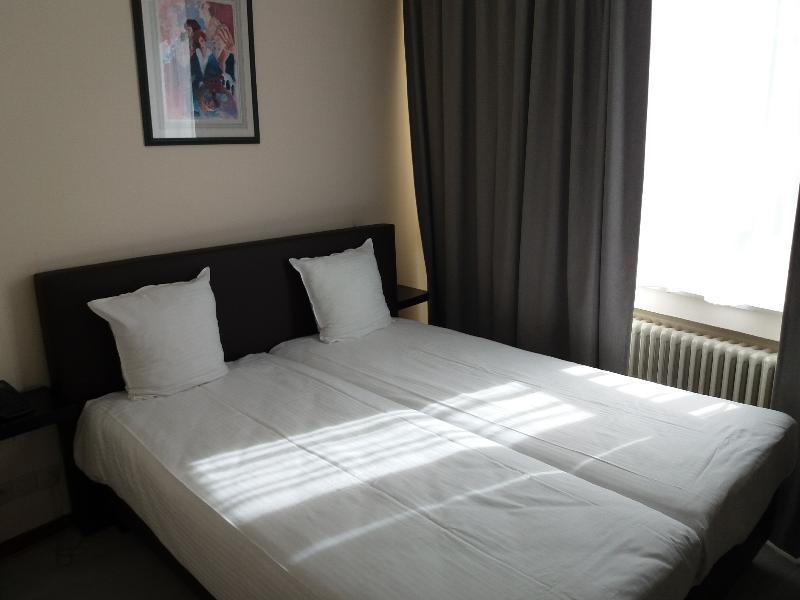 สลินา โฮเต็ล บรัสเซลส์ Hotel Sint-Jans-Molenbeek ภายนอก รูปภาพ