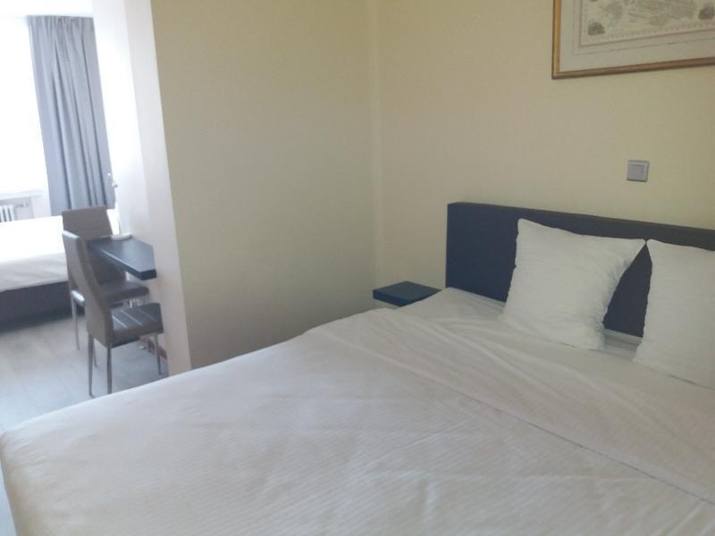 สลินา โฮเต็ล บรัสเซลส์ Hotel Sint-Jans-Molenbeek ภายนอก รูปภาพ