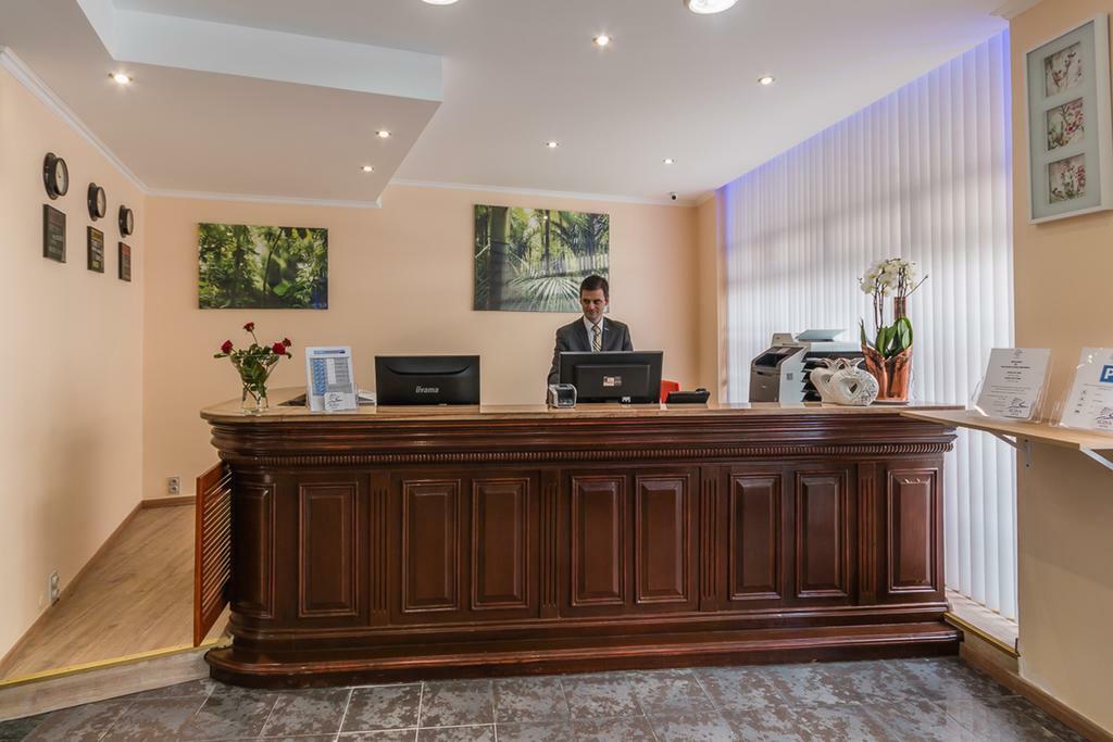 สลินา โฮเต็ล บรัสเซลส์ Hotel Sint-Jans-Molenbeek ภายนอก รูปภาพ